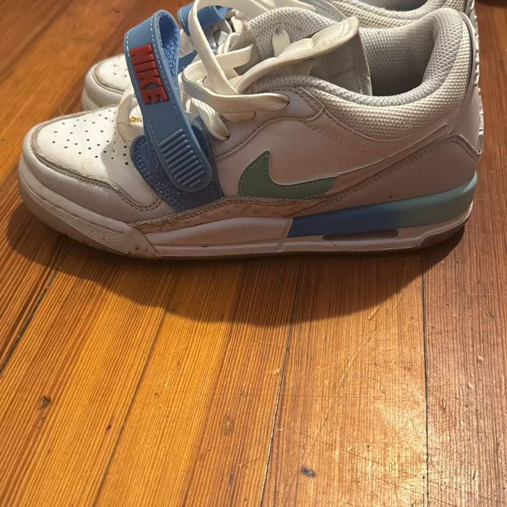 Jordan shoes - Picture 2 of 4